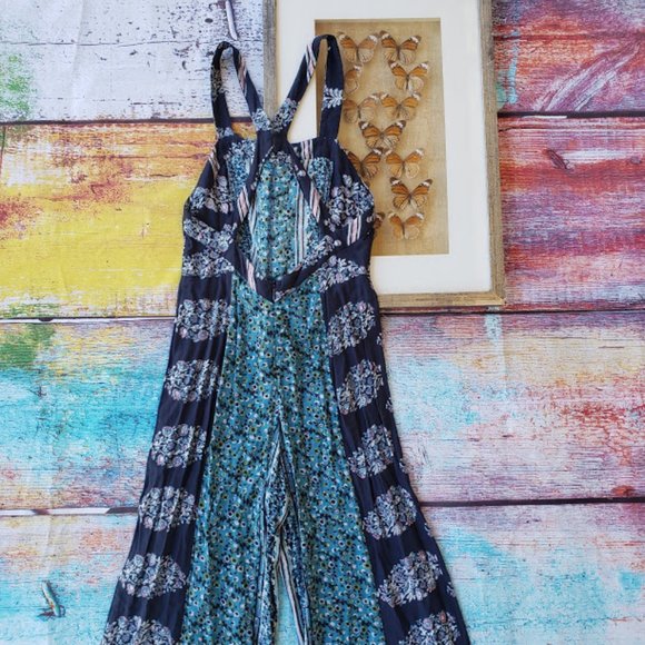 UO Kimchi Blue Floral Keyhole Wide Leg Jumpsuit 4 - Picture 6 of 10